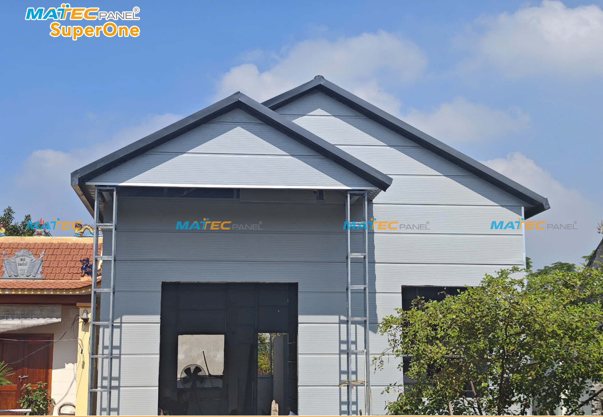 Nha flawps ghép tấm panel mái thái